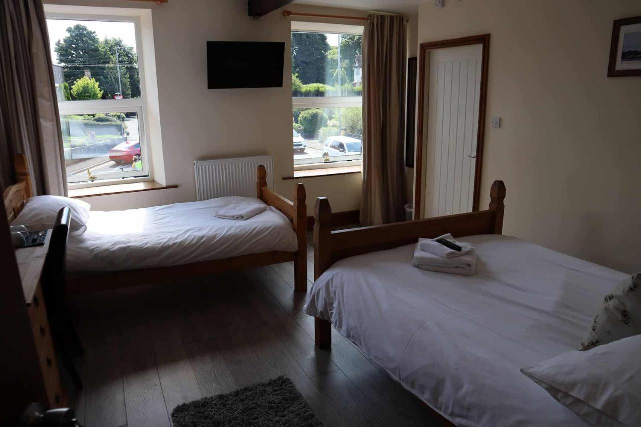 The Hare & Hounds Inn Foulridge Экстерьер фото