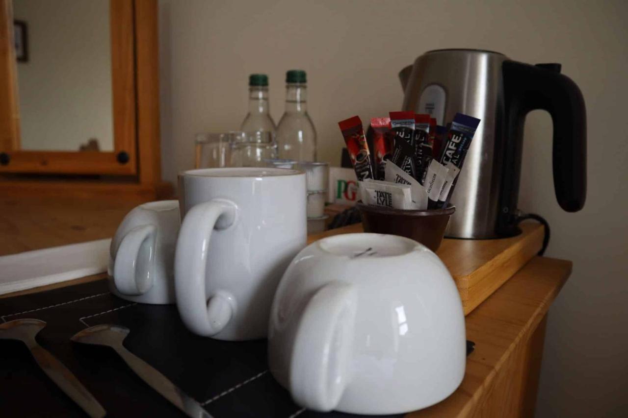 The Hare & Hounds Inn Foulridge Экстерьер фото